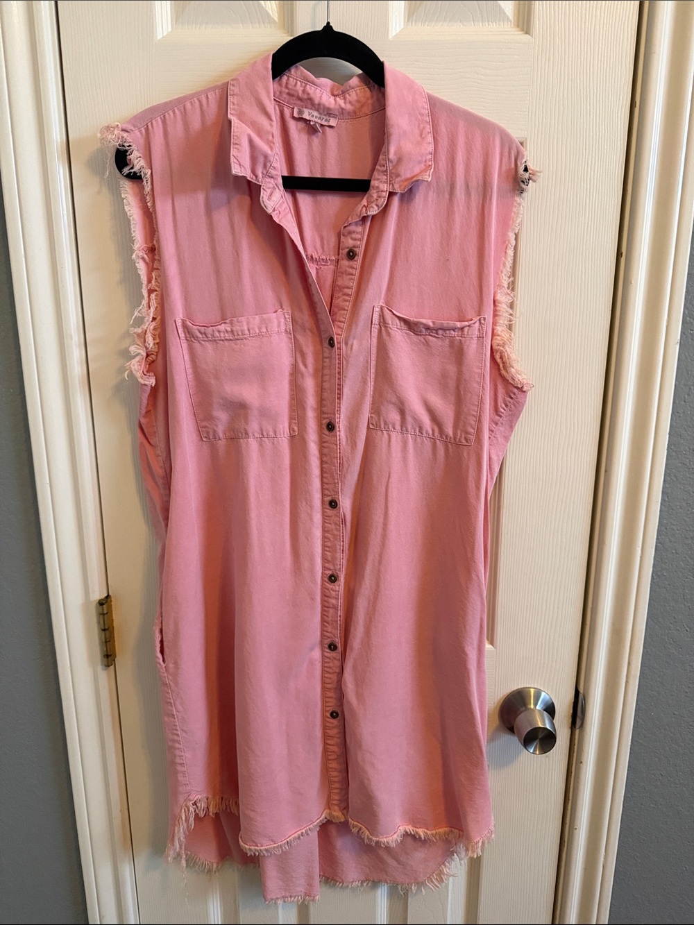 Sleeveless Frayed Button-Down Shirt in Pink Runs big fits more like a large